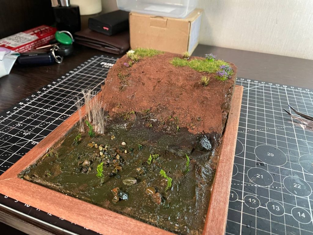 Диорама с Кюбельвагеном 1/35: растительность, земля и речное дно.